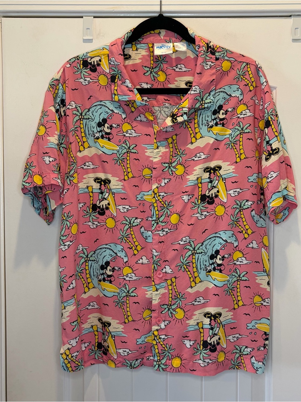 Disney Mickey and Friends Button Up Front Shirt Pink Mens Size Large Hawaiian